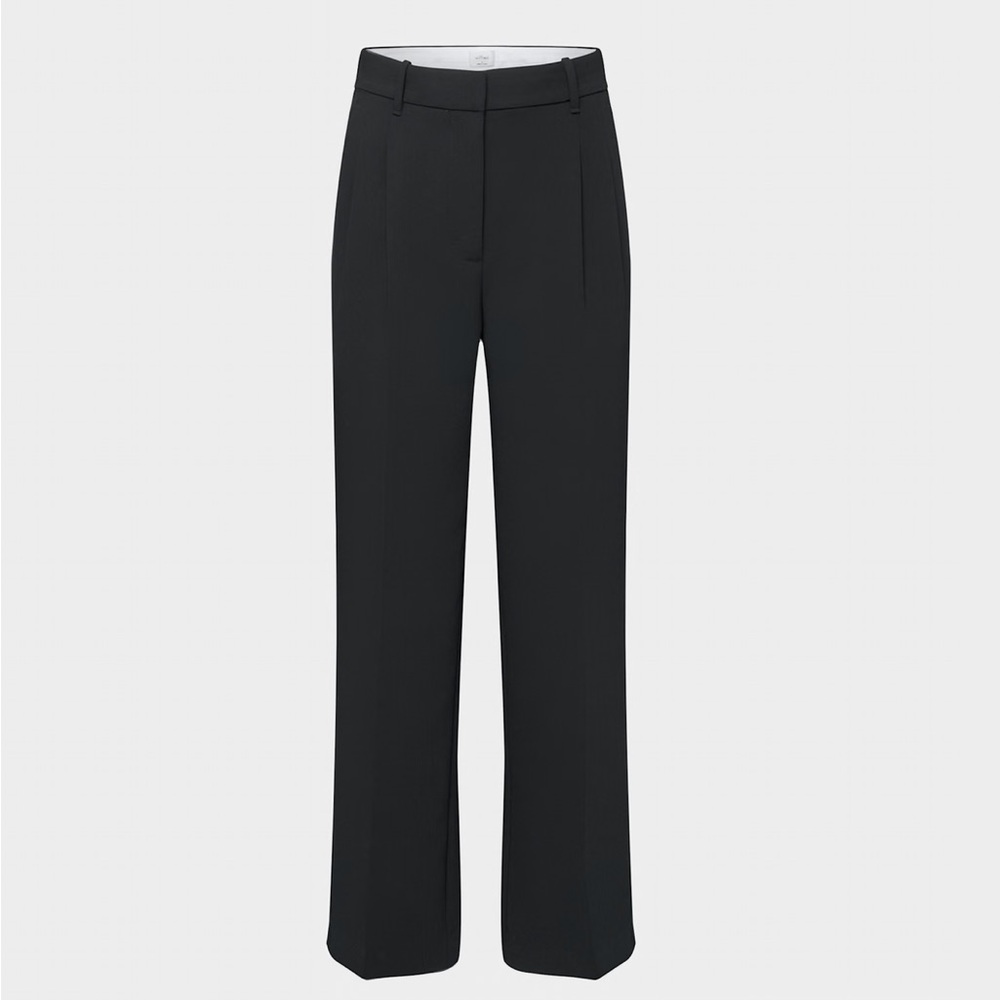 Aritzia Wilfred effortless crepette black pants in short length